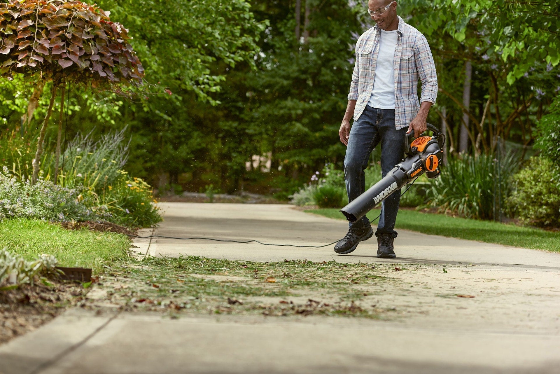 WORX WG522 trivac 12 amp 3-in-1 elektrisches Vakuumgebläse / Mulcher / Vac mit Schultergurt