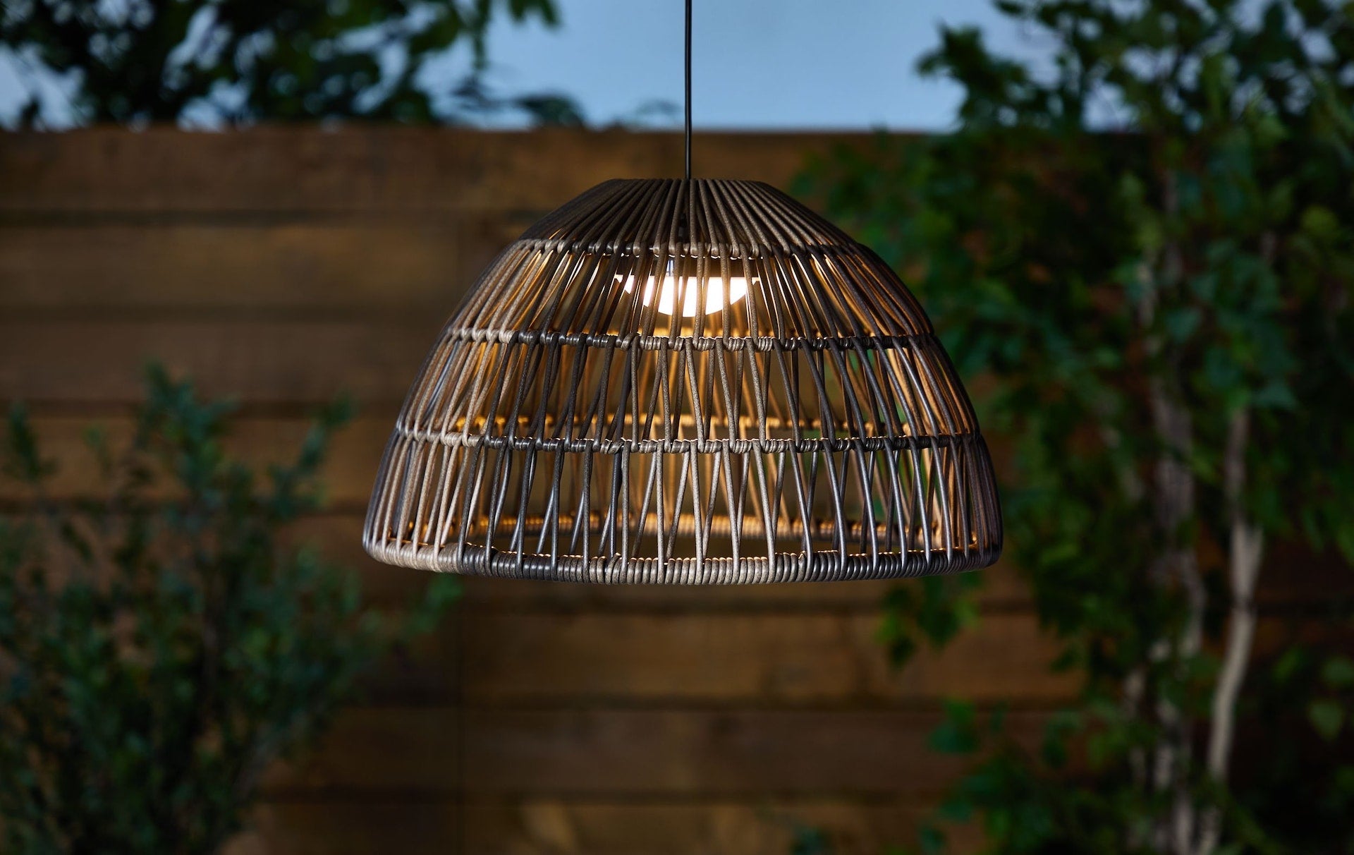 CANVAS warmer weißer Pavillon-Kronleuchter mit einstellbarer Fallhöhe